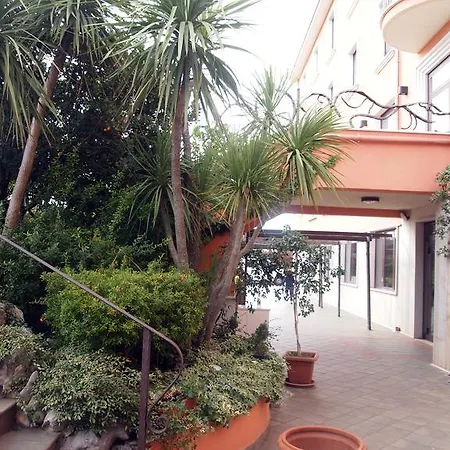 Western Delle Piane 酒店 圣乔瓦尼·罗通多